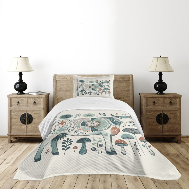Polyester Floral Coverlet, Twin Coverlet / Bedspread + 1 Standard Sham