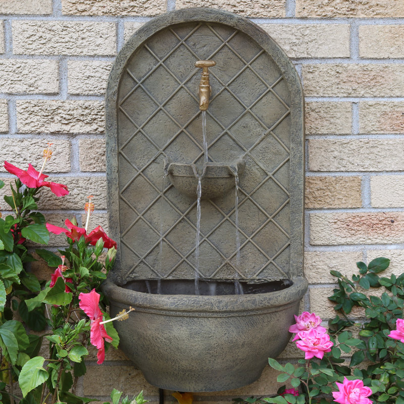 Fontaine murale solaire en polystone résistante aux intempéries avec pile de secours Lutterworth - Calcaire français