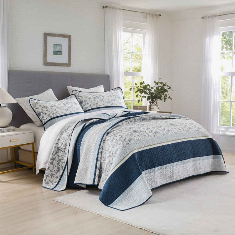 Cotton Quilted Floral Quilt Set, Queen Quilt + 2 Queen Shams, Navy/Light Blue/White Floral