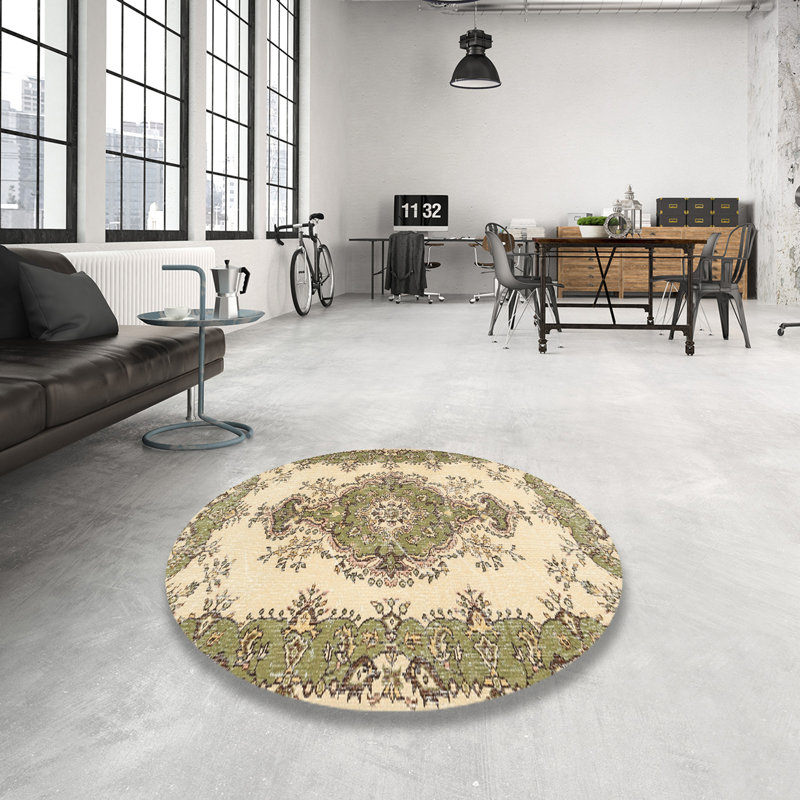 Oriental Indoor Rug, Round 8'