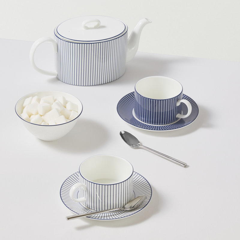 Wedgwood Gio Teapot 31.7floz Pinstripe White