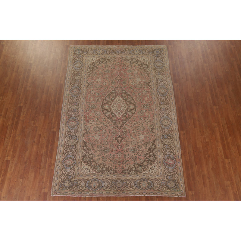 Traditional   Area Rug 7x10
