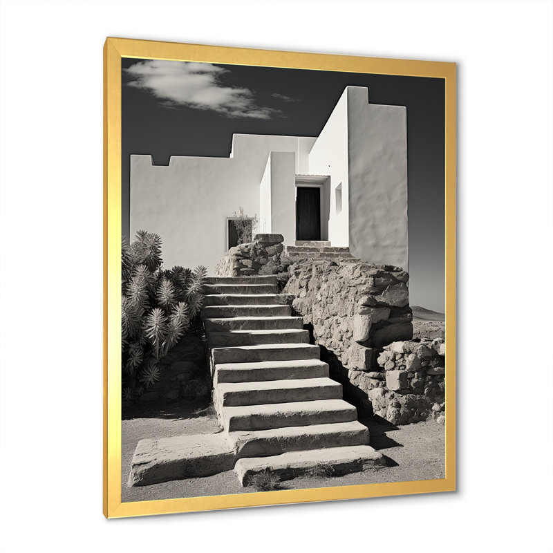 «Black and White Towers Photo II», art mural sur toile, Cadre flottant doré, H 44 po x l 34 po