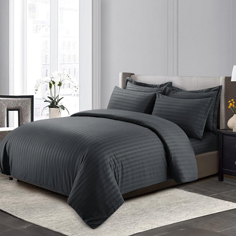 Microfiber 250 TC Reversible Complete Stripe Duvet Cover Set with Pillowcases, Double Duvet Cover Set + 2 Additional Pieces