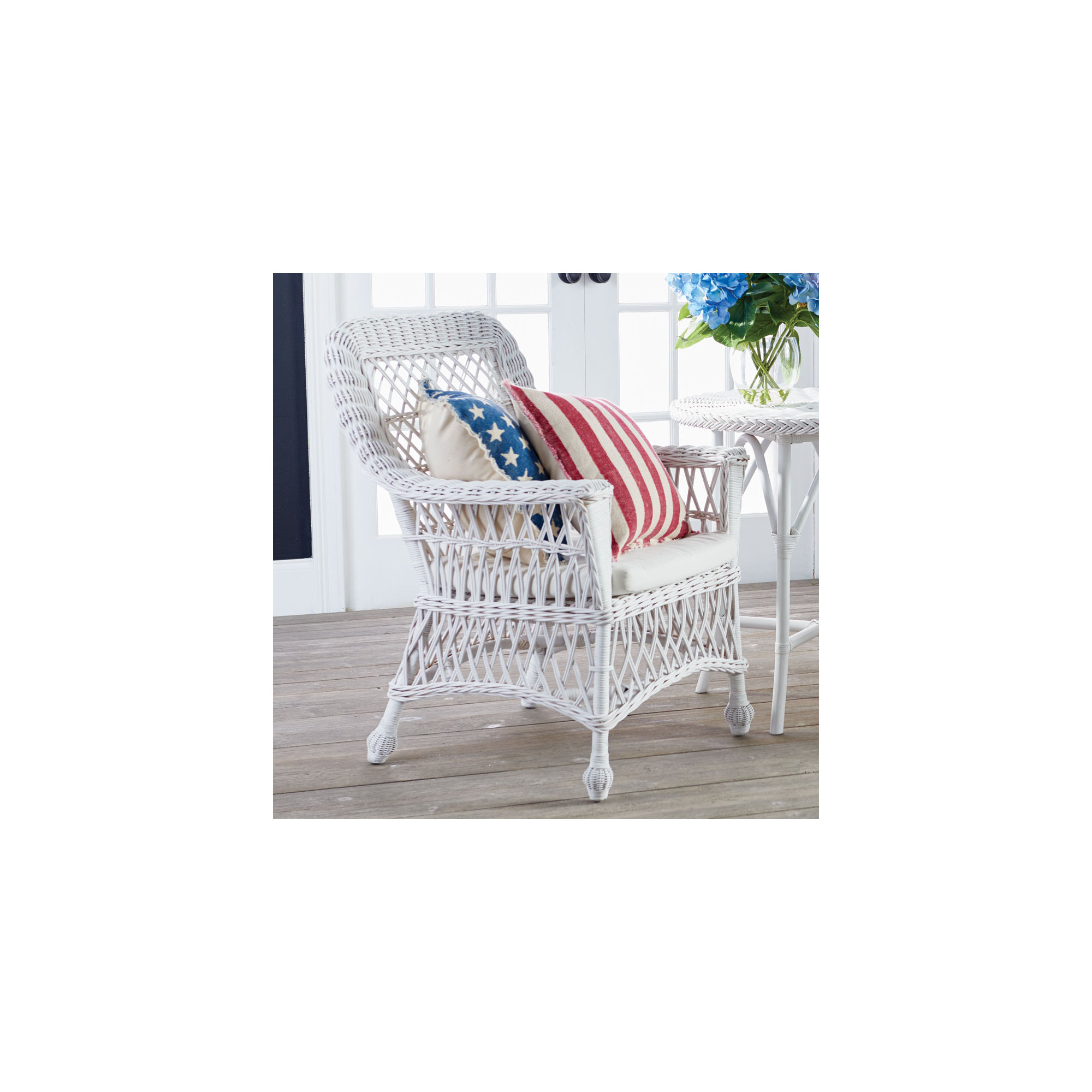 Outdoor Lounge Chair, White