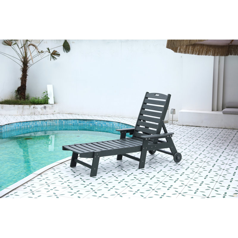 Lounge Chair Outdoor With Wood Texture