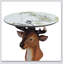 Élégante table d'appoint à tête de cerf avec une expression naturelle, parfaite pour rehausser le décor du salon et ajouter une touche de nature