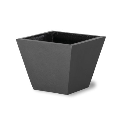 Vrtanes Geo Fiberglass Cachepot