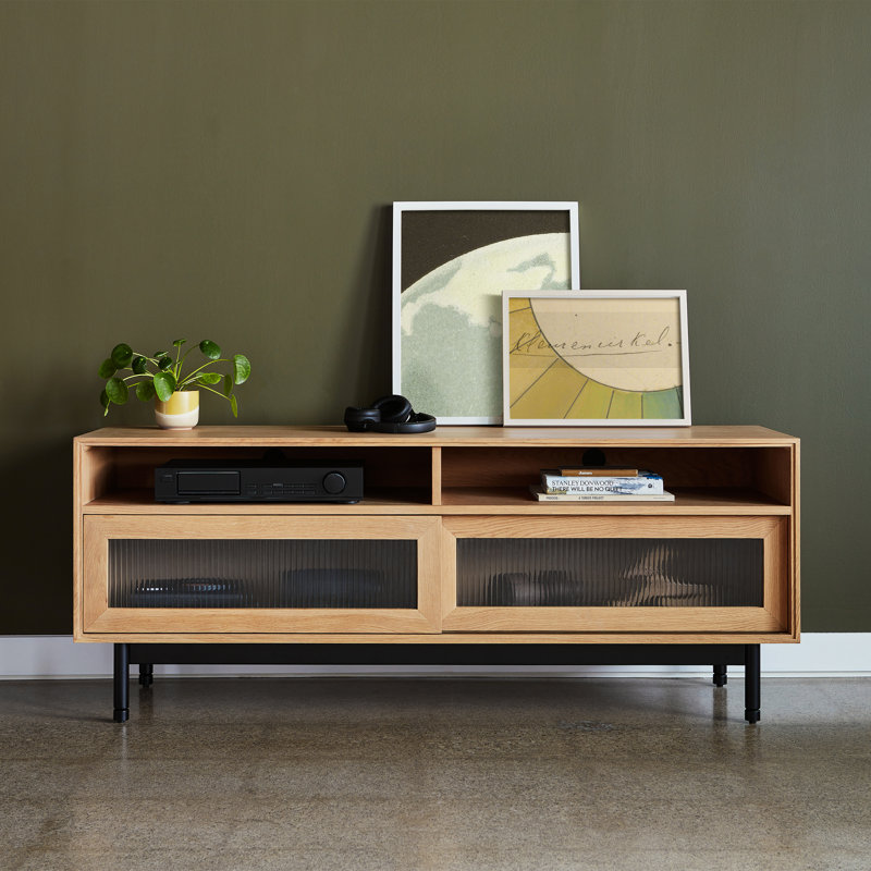 Munro Media Stand Walnut, White Oak