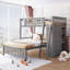 Lit superposé simple au-dessus de double en bois avec six tiroirs et tablettes flexibles, lit inférieur avec roulettes-227183284