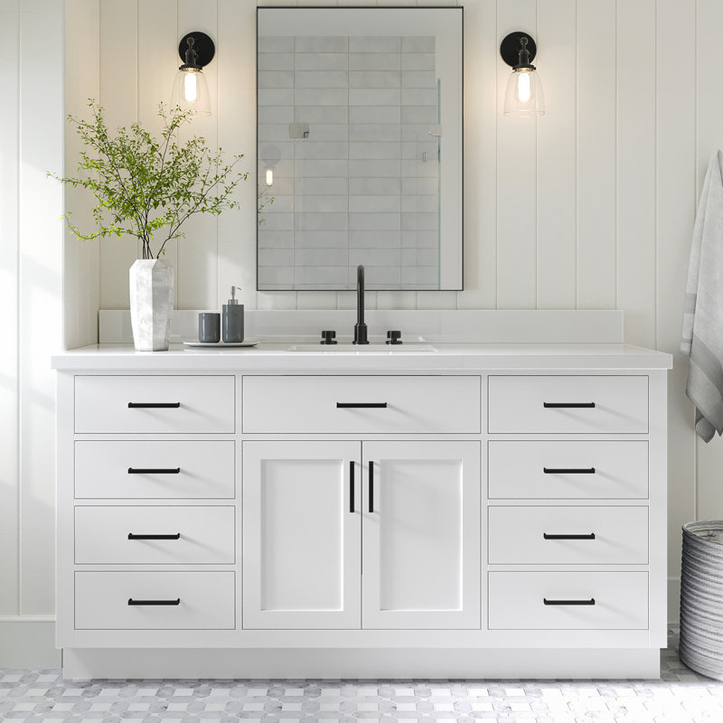 Meuble-lavabo simple en bois massif 66 po avec plateau en quartz blanc Thornaby, Forme rectangulaire, Blanc