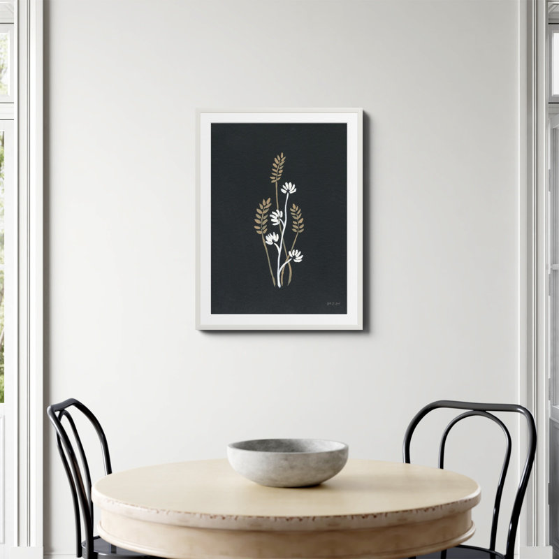 «Petite Floral II» d'Yvette St. Amant, Papier avec cadre unique blanc, Oui, H 32 po x l 24 po