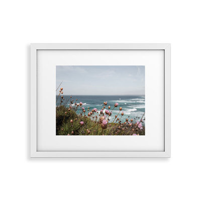 Fleurs roses au bord de l'océan, impression sur papier