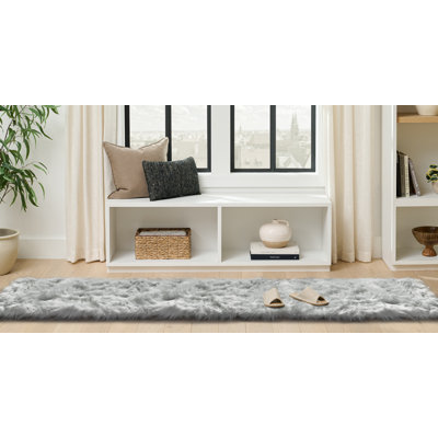 Tapis gris à poils longs fabriqué à la main Haja