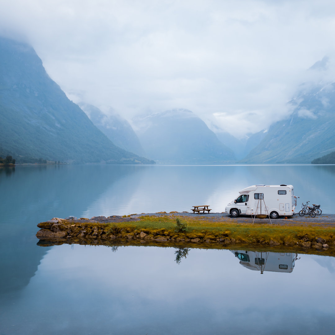 Urlaubsreise im Wohnmobil - Foto auf Leinwand