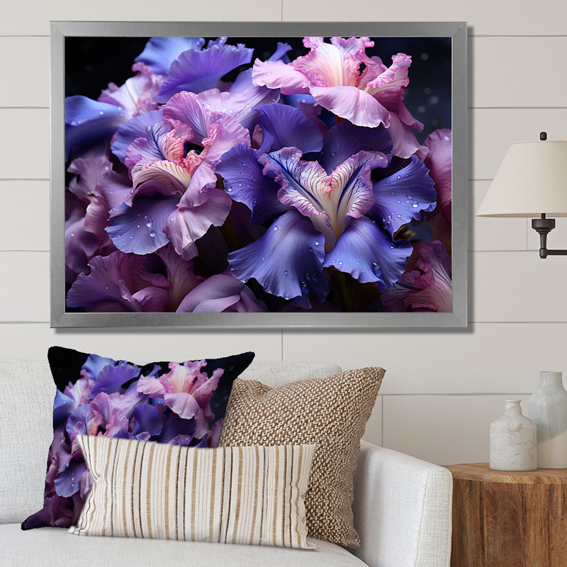 «Midnight Purple Irises Serenity» dévoilé sur toile, H 30 po x l 40 po x P 1,5 po, Cadre simple argenté