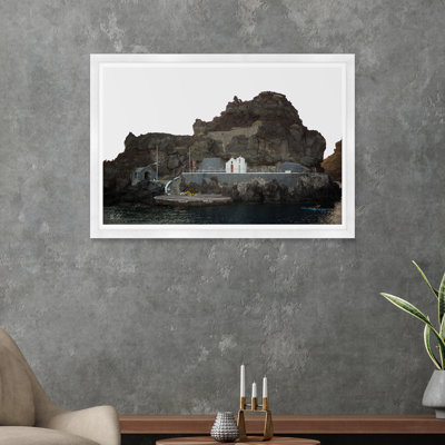 Cliffside Church par Tim Klein - reproduction de photo sur papier encadrée