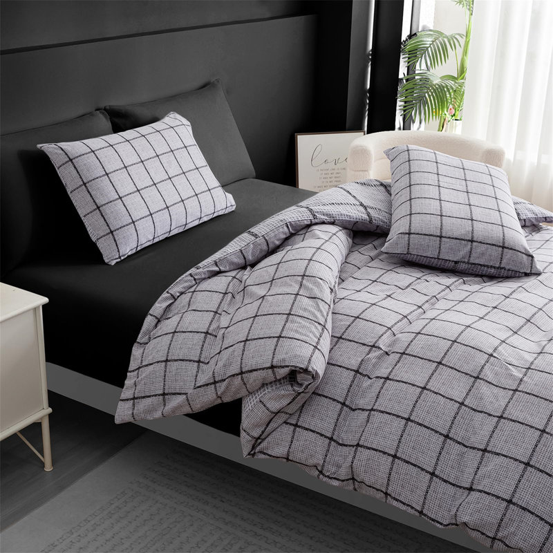 Rayelynn Duvet Cover with Pillow Shams