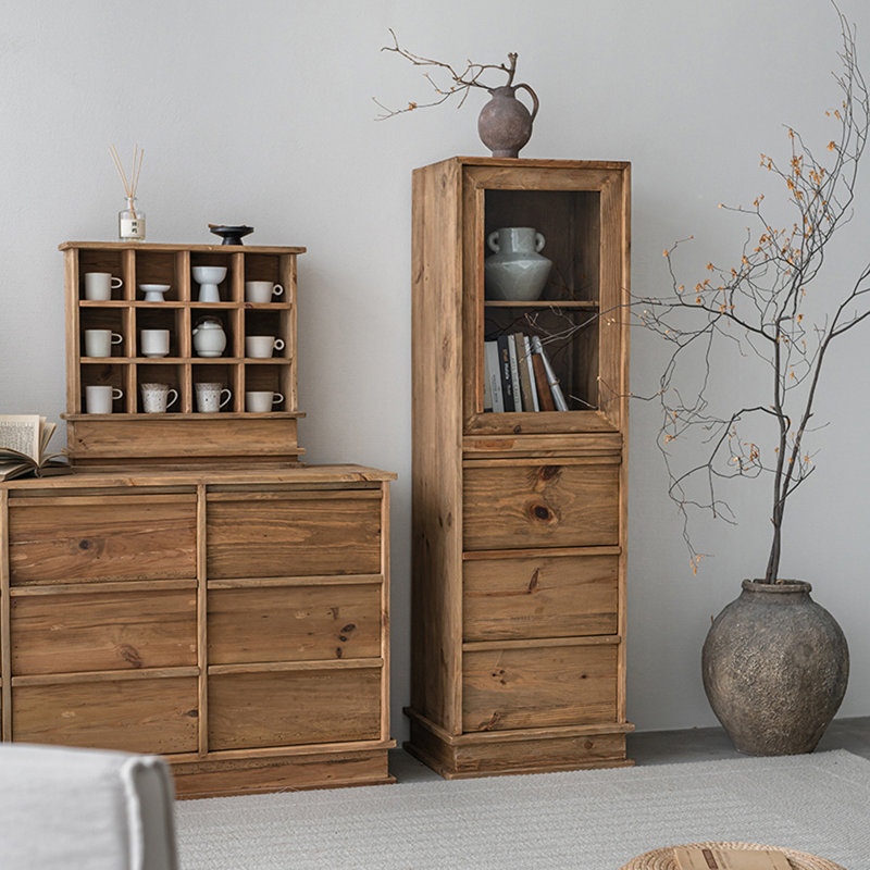 Verre brun + vitrines en bois massif
