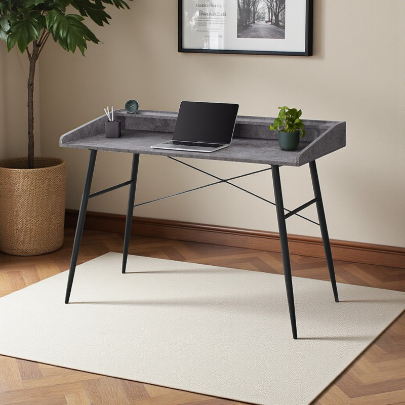 Bureau d'ordinateur avec pieds en métal et huche à finition grise Blakes, H 33,8 po x l 46,95 po x P 23,55 po Blakes