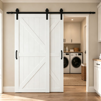 Porte coulissante de style K en MDF apprêté blanc, style grange, pour placard, garde-manger et buanderie.