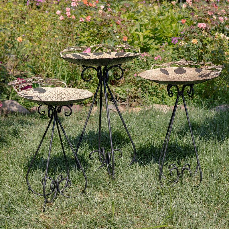 Emaliya Iron Birdbath