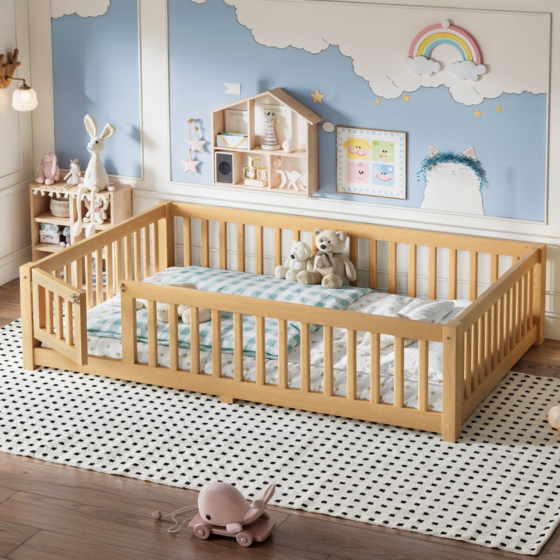 Lit double sur pied avec barrières de sécurité et porte pour enfants, naturel