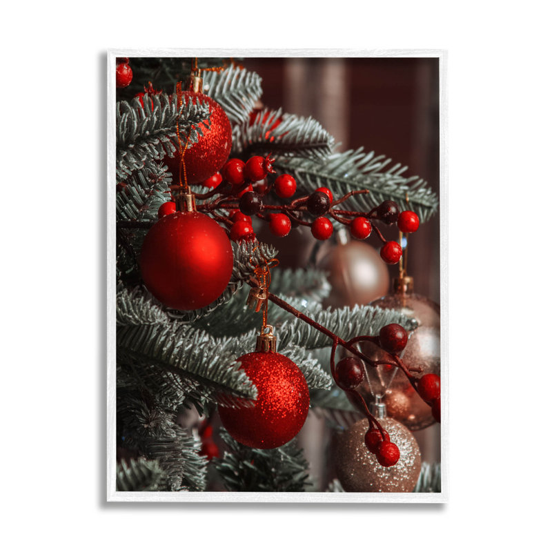 Ornements suspendus rouges à Noël - 260, H 20 po x l 16 po x P 1,5 po, Giclée encadrée blanc bord de mer