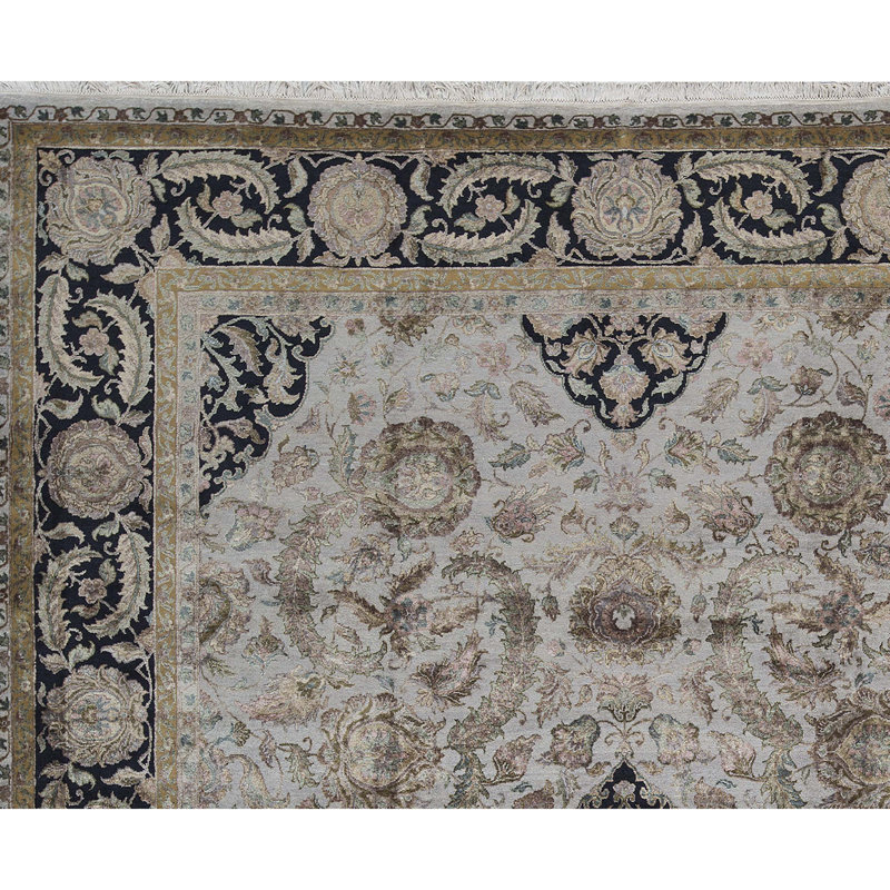 Hand-Knotted High-Quality Gray Area Rug