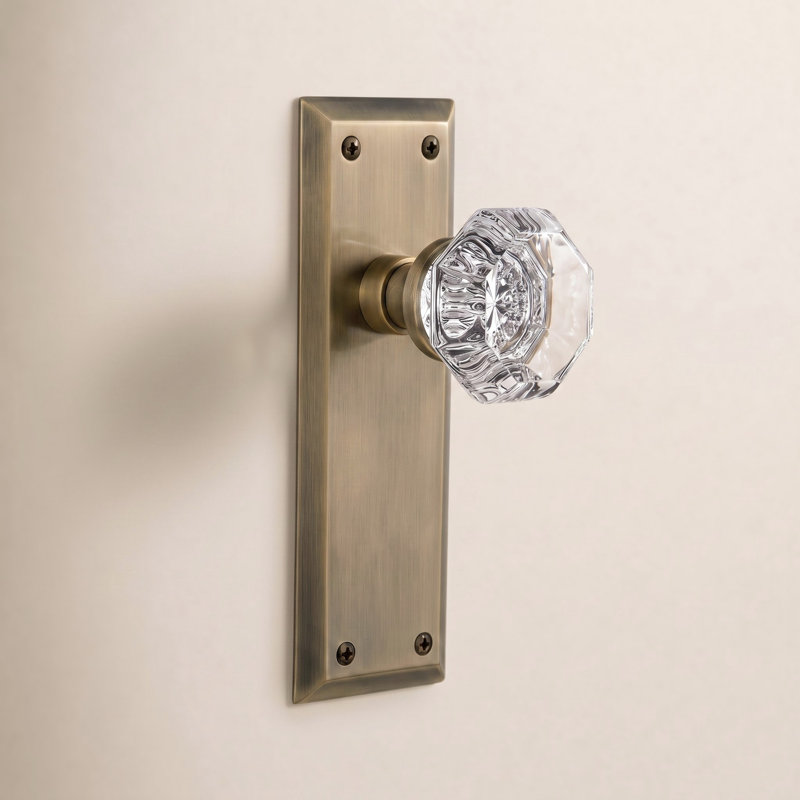 Plaque avec bouton de porte New York New York, Laiton antique, 2 3/4 po
