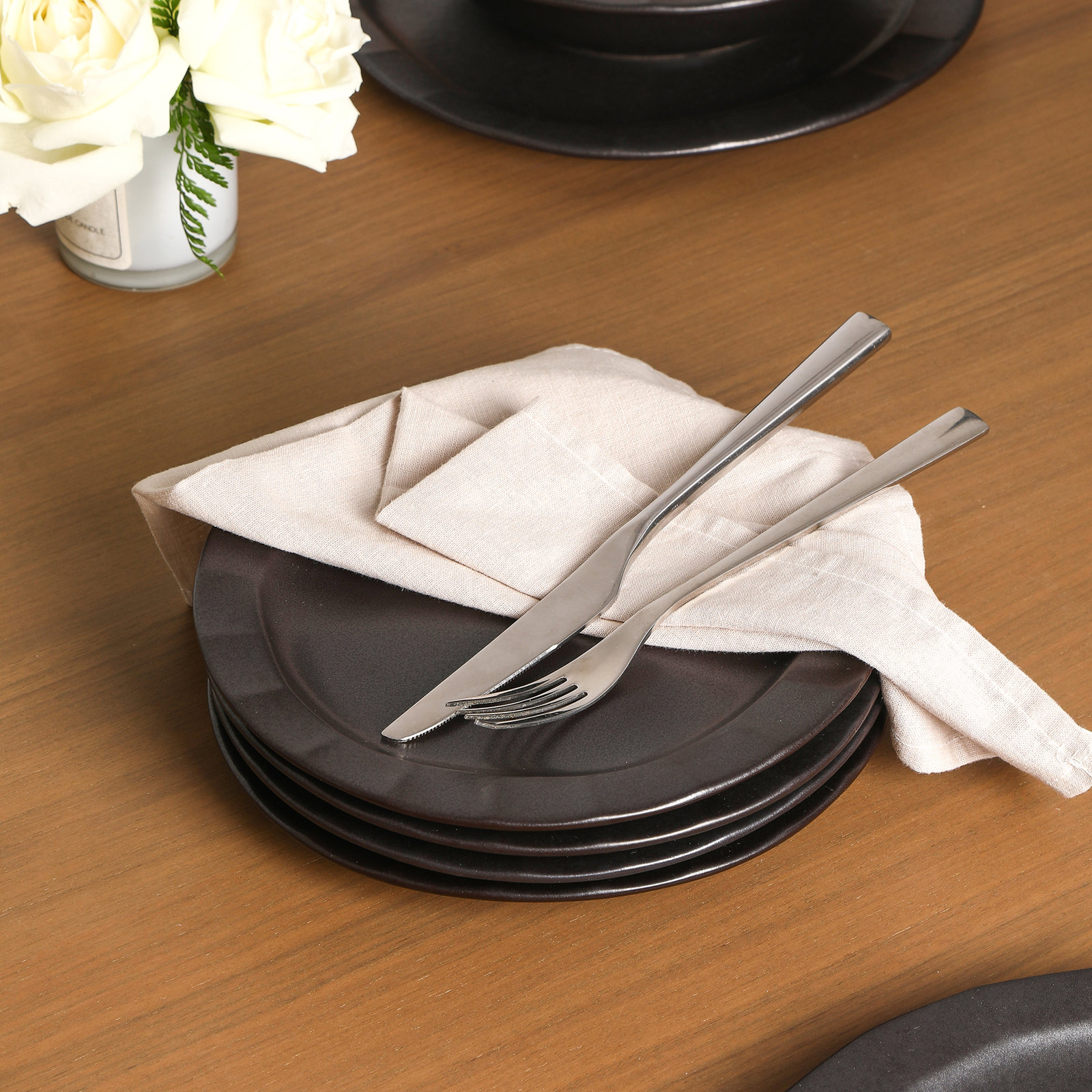 Oasis 10" Dinner Plate, Black