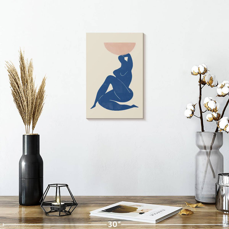 Leisha, femme abstraite avec vase, H 12 po x l 8 po