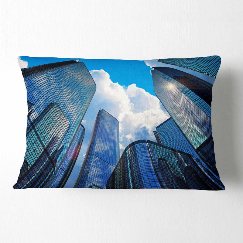 Coussin lombaire à immeubles d’affaires surélevé cityscape