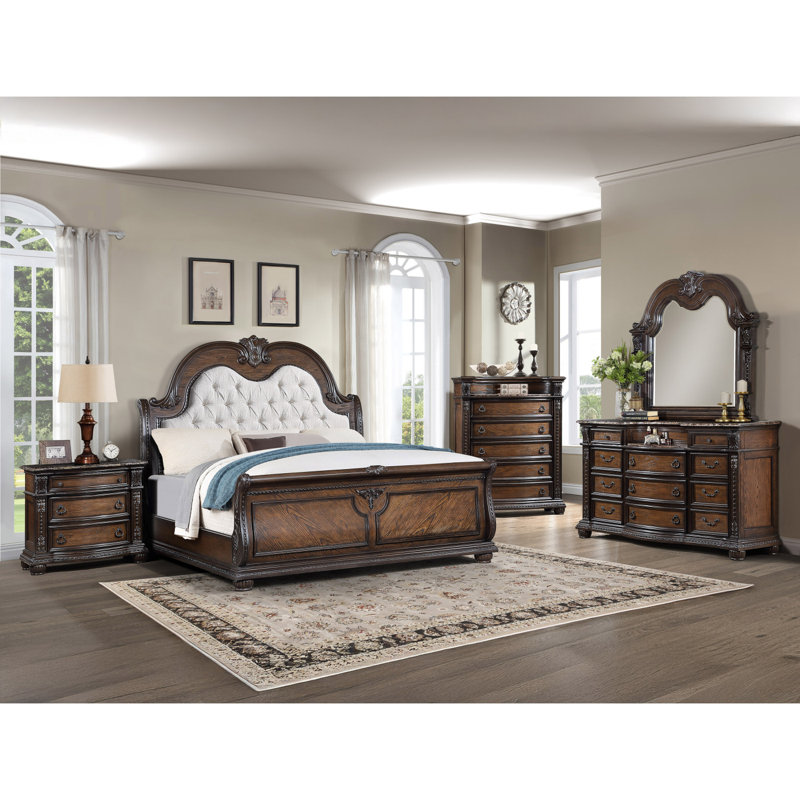 1pièce en similicuir de style traditionnel avec tête de lit capitonnée à boutons capitonnés, meubles de chambre à coucher formels, grand lit-bateau, fini brun café