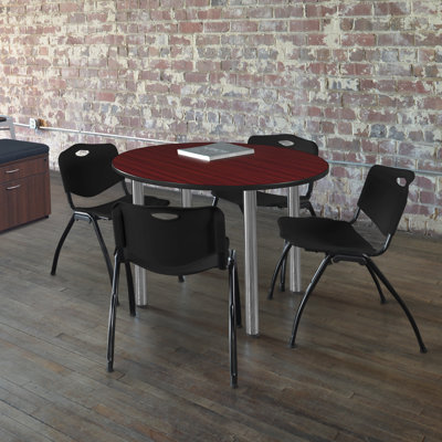 Plateau de table Kee, 4 chaises empilables
