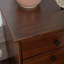 Table de chevet en bois massif à 3 tiroirs Haney-441925025
