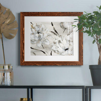 «Misty Morning Blooms» par J Paul, reproduction d'art sur papier encadrée