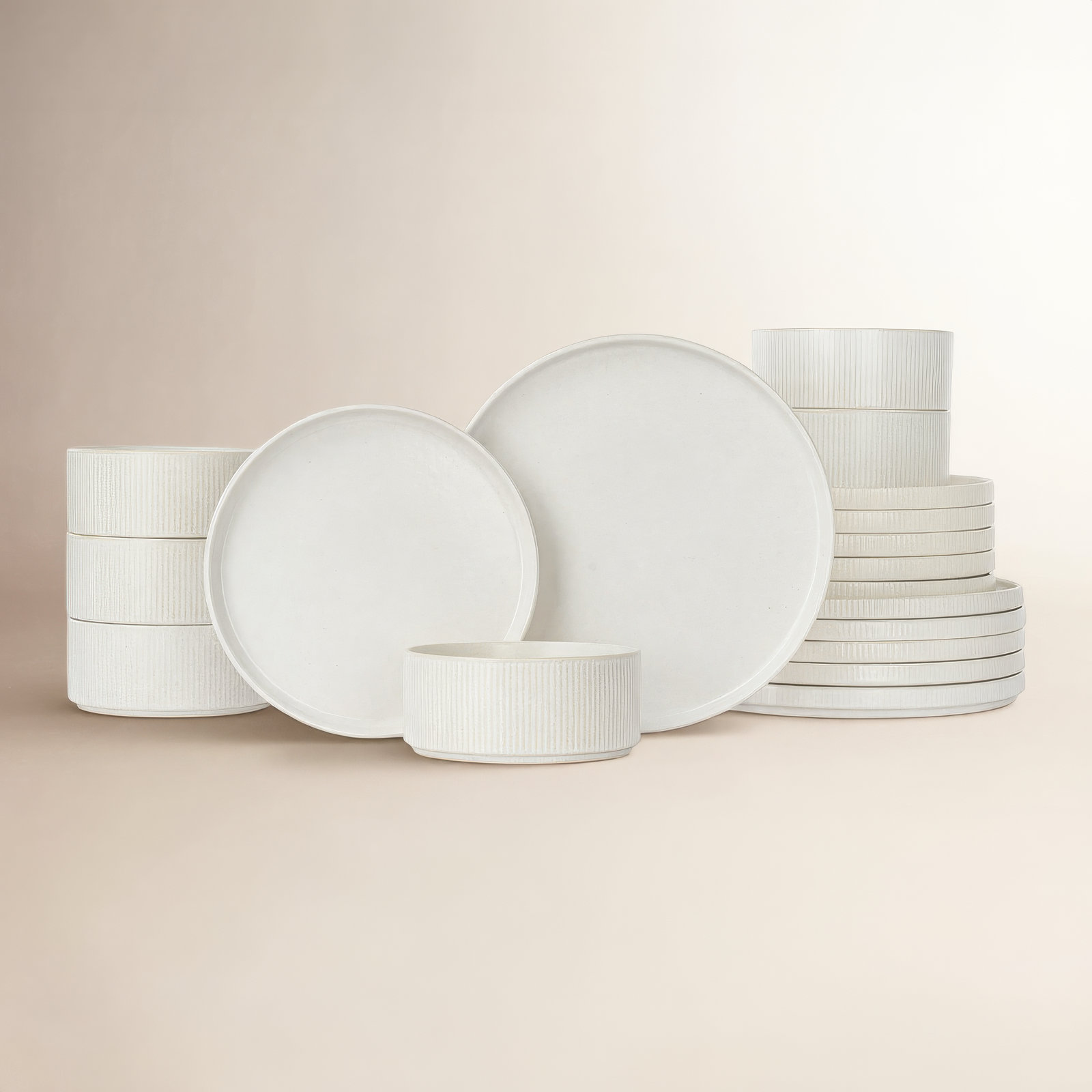 Famiware 18 Piece Dinnerware Sets, Service for 6, Matte White