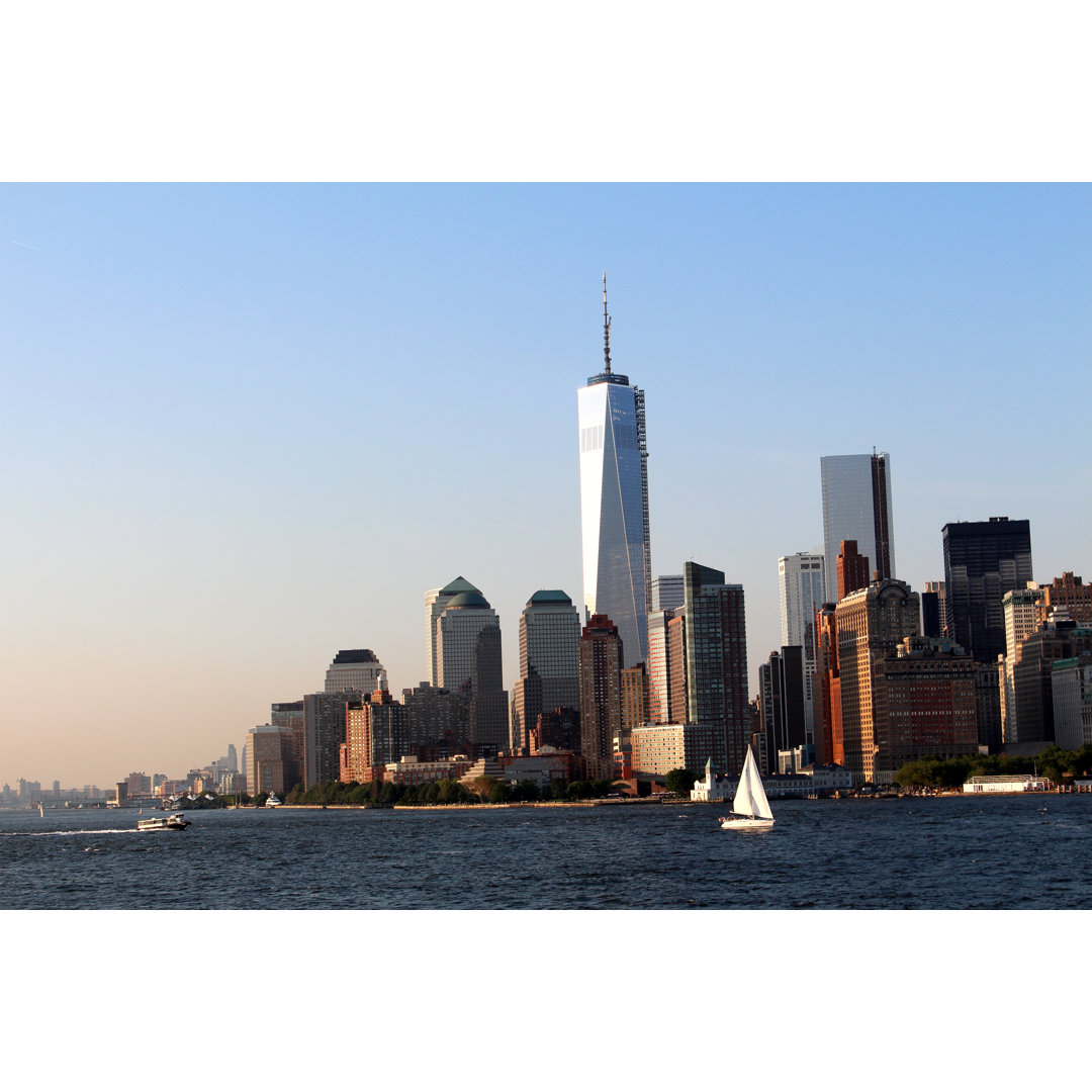 Manhattan Skyline von DesignforU - Druck