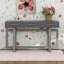 Console élégante avec trois tiroirs-119325895