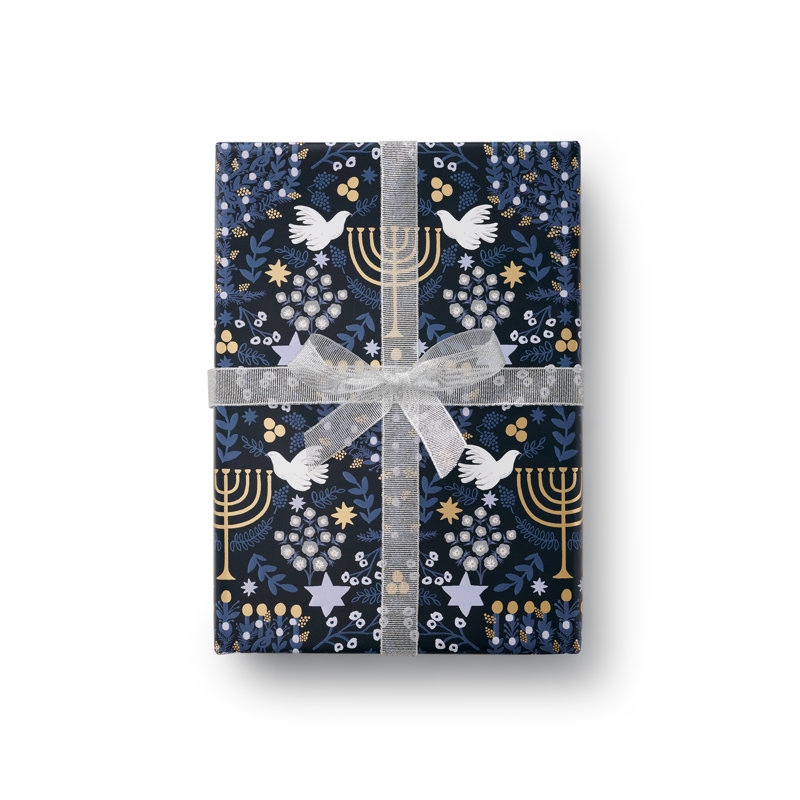 Rouleau Laurel Menorah