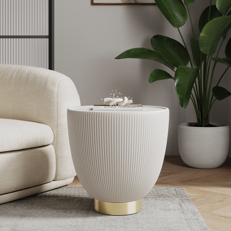 Table de bout en crème, Crème