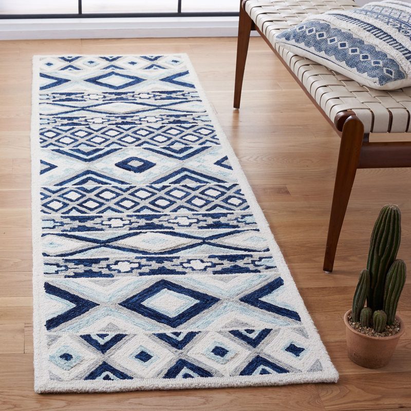 Roslyn Hand Tufted Wool And Cotton Southwestern Rug, Runner 2'3" x 8'
