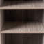 Armoire avec tablettes ouvertes