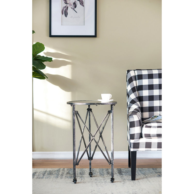Table d'appoint Gilbert D17 x 26,5 po