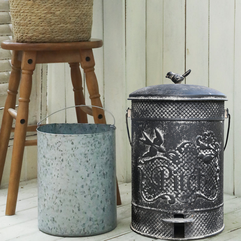 Poubelle vintage à pédale de 7,5 litres (2 gallons) avec couvercle, sac poubelle et poignée, style rustique, noire., Noir