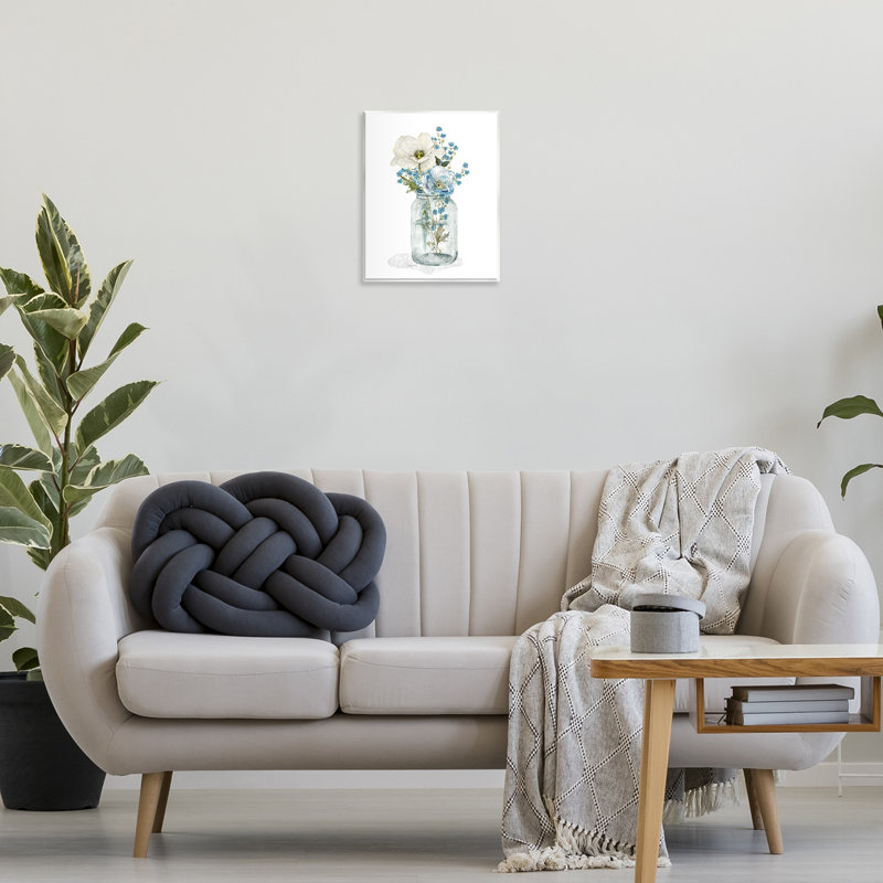 «Soft Flower Jar» par Livi Finn
