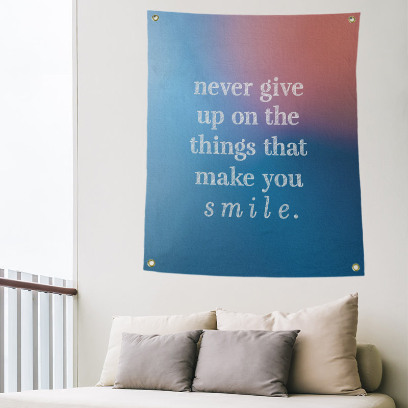 Tapisserie en polyester et citation manuscrite en polyester perseverance, H 59 pi x l 50 po, Bleu / Rose