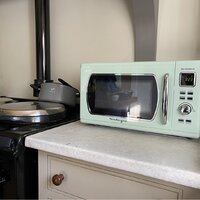 Nostalgia 0.9-cu ft 900-Watt Countertop Microwave (Seafoam Green) in the Countertop  Microwaves department at