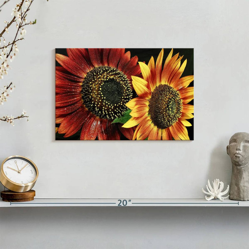 Harnek Flower I, 8" H x 12" W